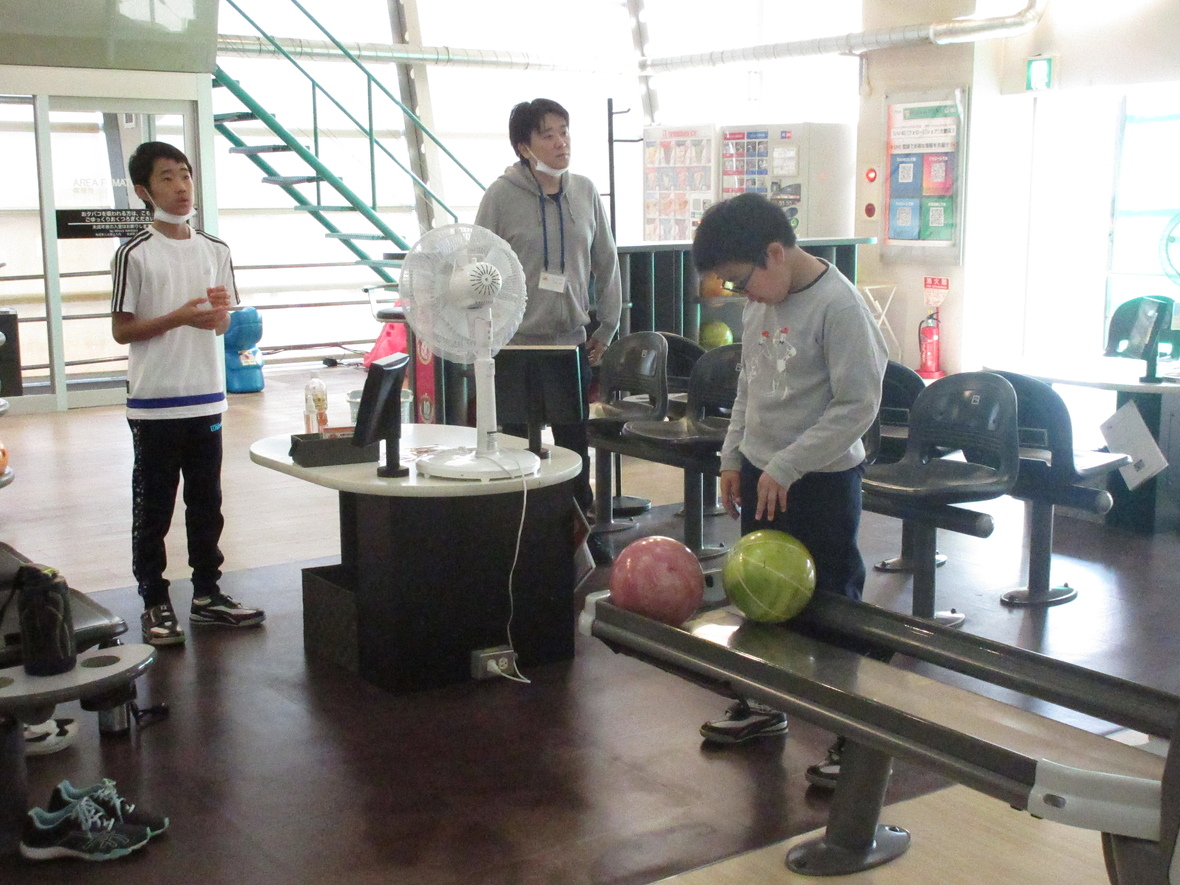 ボウリングに行ってきました！ | スタッフブログ | こどもスポーツ園SCF | シン・シングループ